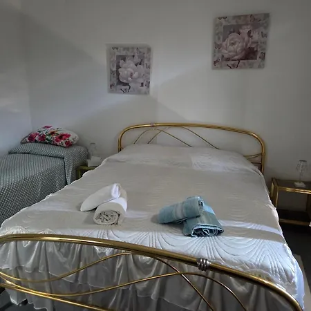 Casa Regina Affittacamere 3*